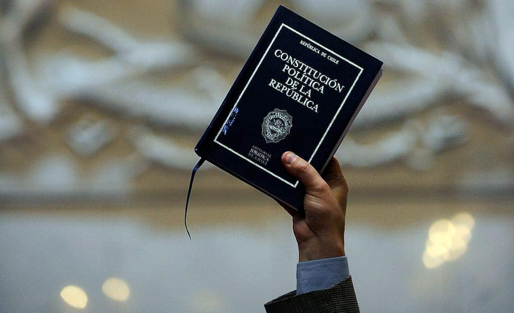 Opinión: ¿Por qué debemos cambiar la Constitución?