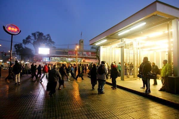 Servicio de trenes de línea 5 temporalmente no disponible: entre Plaza Maipú y Monte Tabor