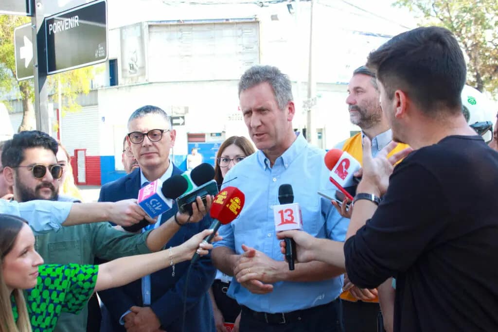 Ministerio de Transportes y SERNAC fiscalizan la venta de motocicletas de baja cilindrada