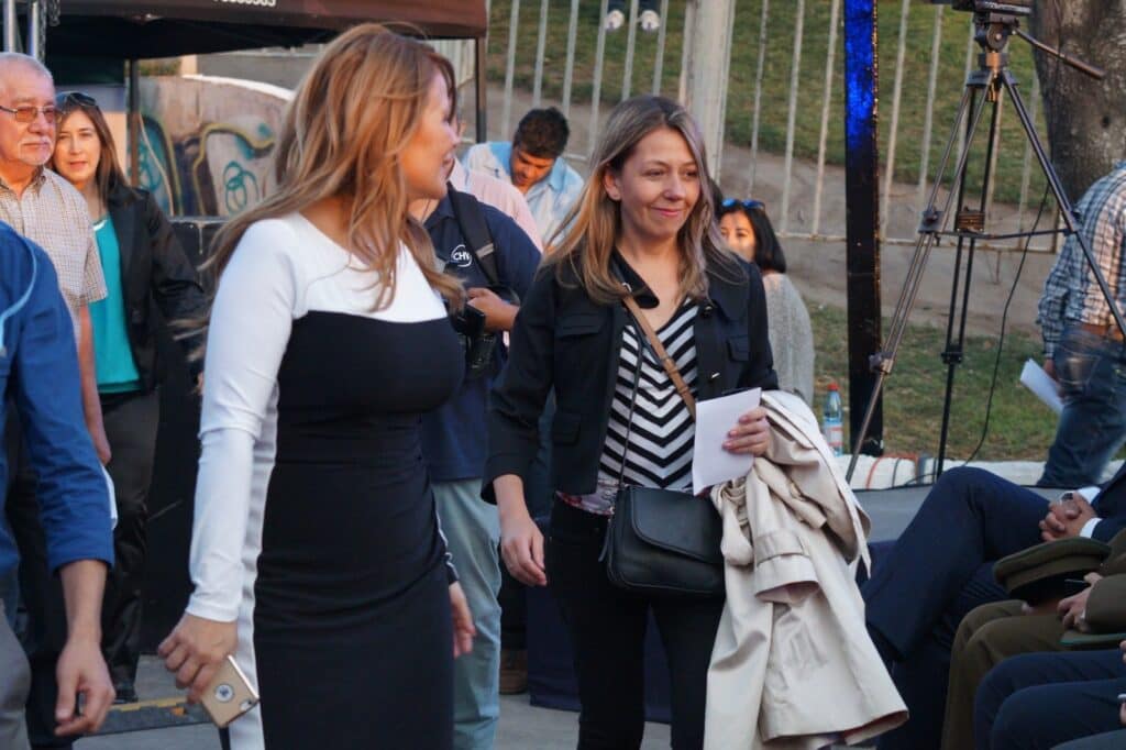Andrea Monsalve junto a Cathy Barriga