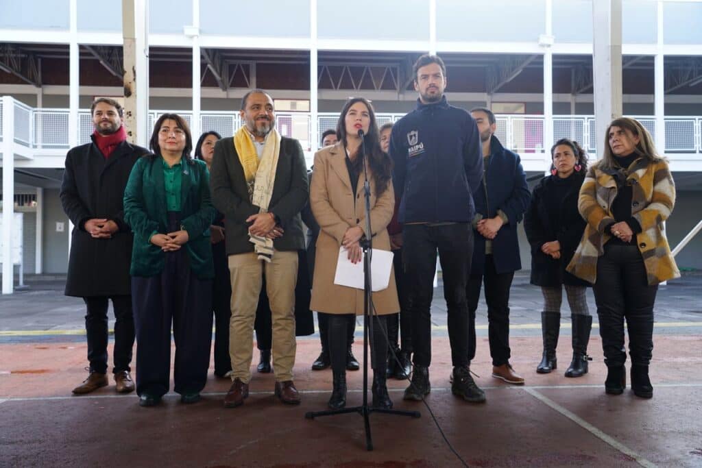Ministro de Educación inauguró mejoras por 440 millones de pesos en Liceo Santiago Bueras en Maipú