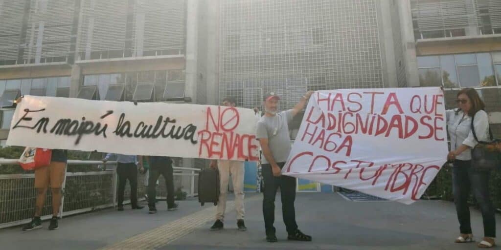 El arte no renace en Maipú: Ballet contemporáneo ESAM firme con maestra Magali Rivano, piden menos circo y más respeto