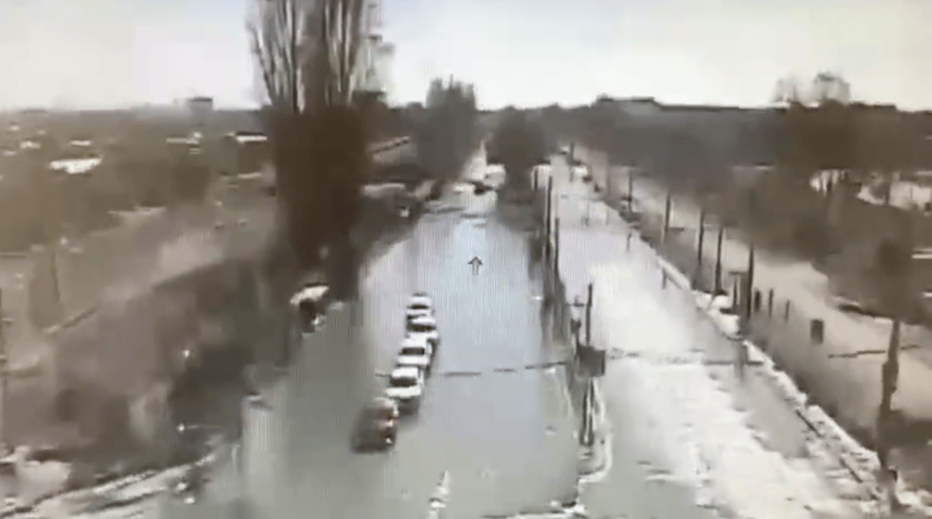 No hubo necesidad de lluvia: Se desborda Canal Santa Marta en Camino a Melipilla