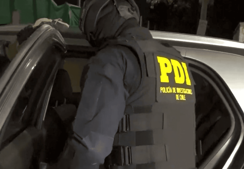 PDI realiza allanamiento en Villa La Divina Providencia de Maipú