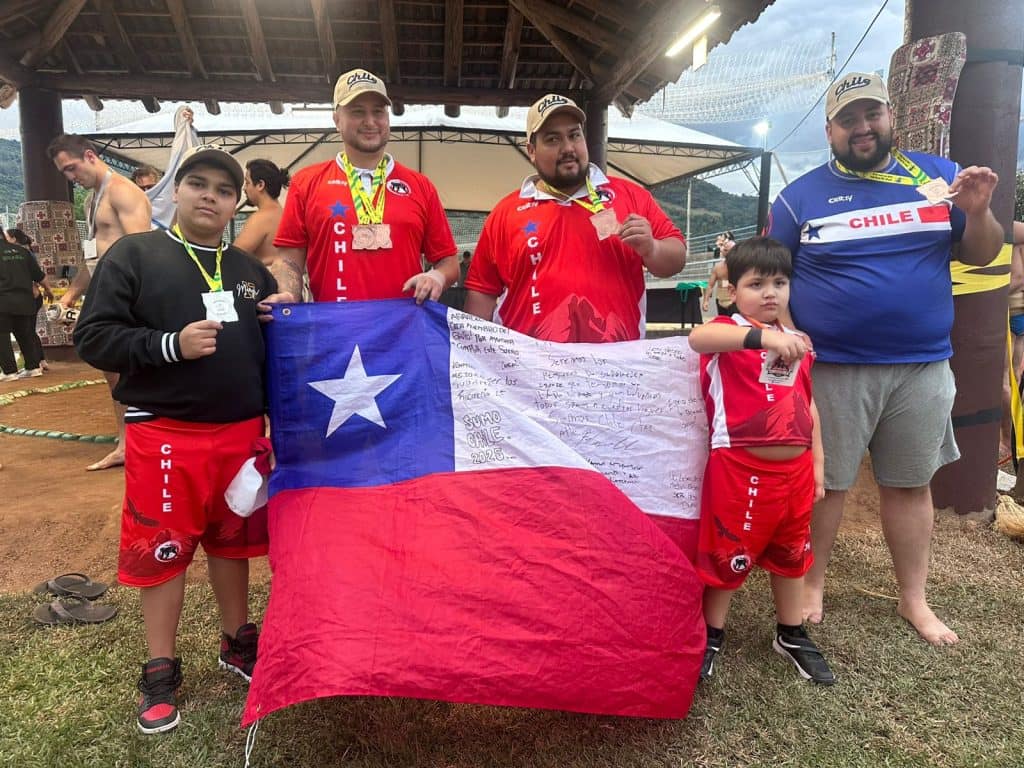 Maipucinos medallistas de sumo