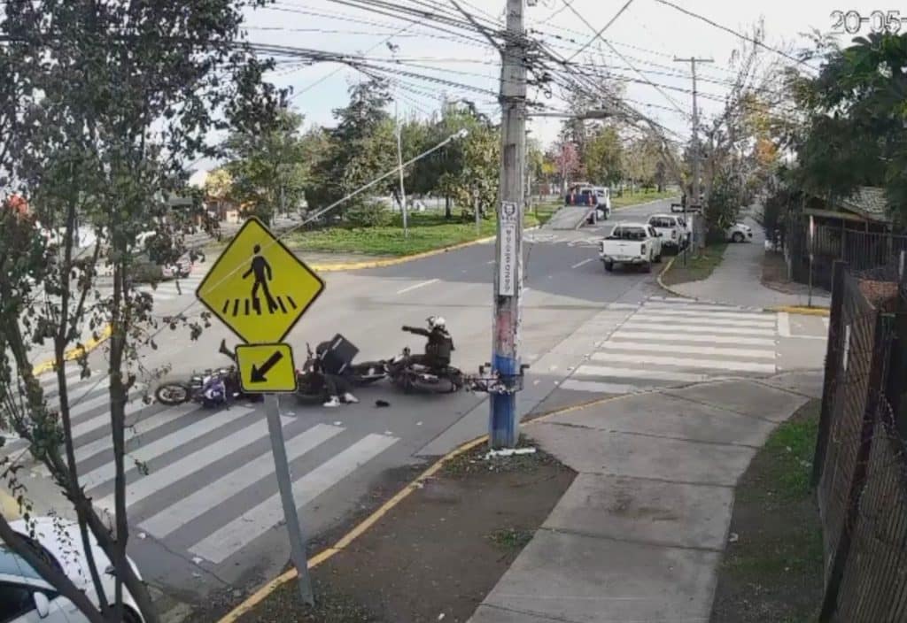 motociclista atropelló a funcionarios municipales