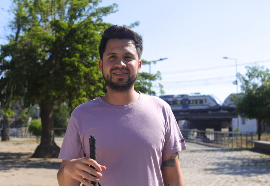 Gustavo Gatica lidera encuestas en Distrito 8.