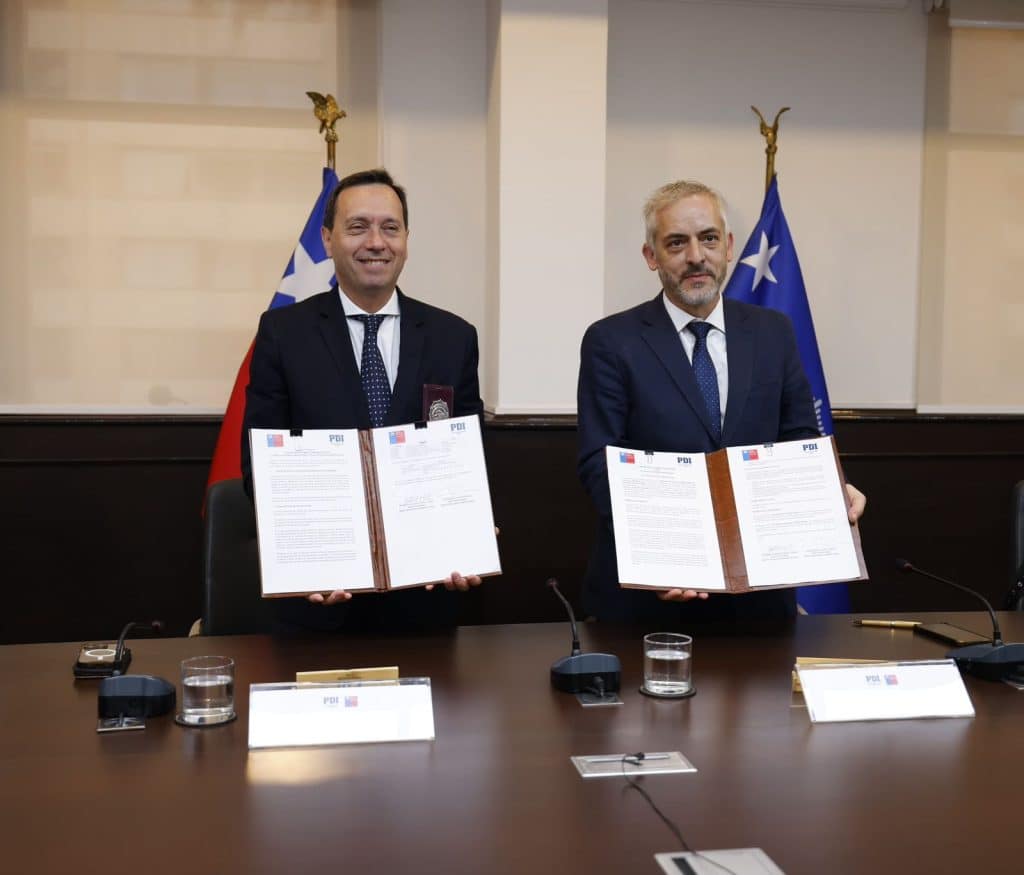 PDI Y SERNAMIG FIRMAN CONVENIO