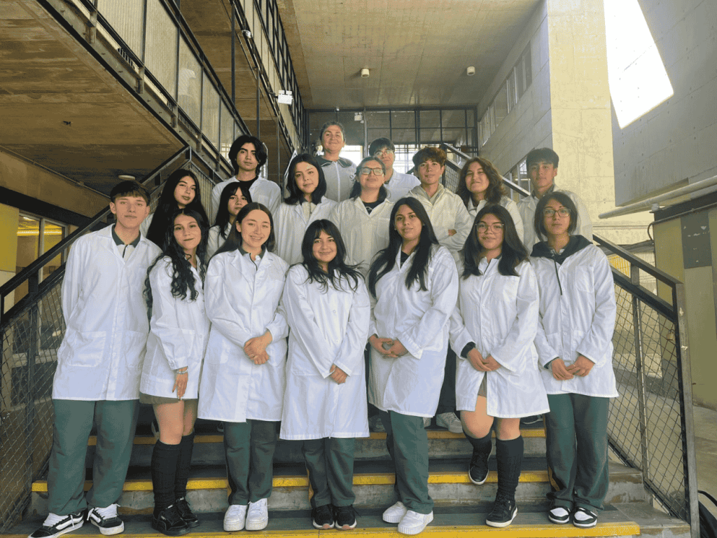 Estudiantes del Liceo Nacional y el Colegio Terraustral del Sol en Olimpiadas de Química
