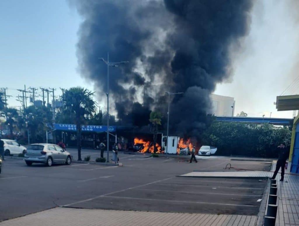 Revisa las impactantes imágenes que dejó el incendio en Maipú