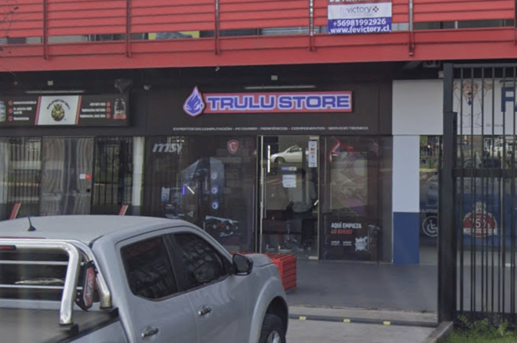violento asalto a tienda de tecnología