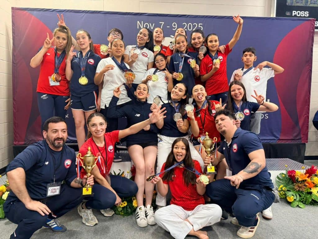 Team Raion en Miami junto a maipucinos medallistas