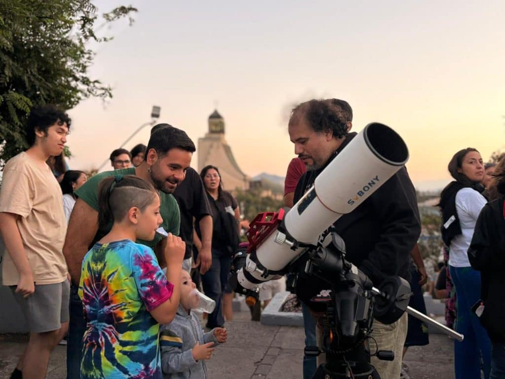 Observación astronómica en Maipú