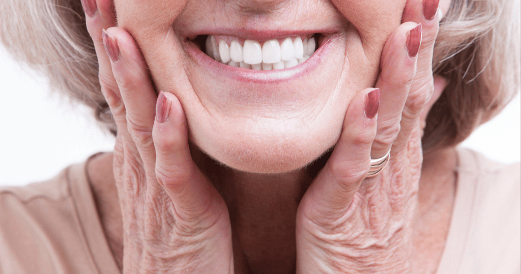 AmorSaúde Maipú regalará tratamiento completo de prótesis dental.