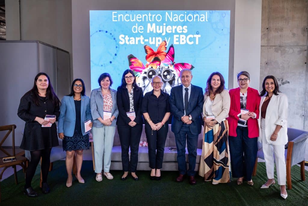 MinCiencia presenta informe para fortalecer la participación de mujeres en innovación y emprendimiento científico tecnológico