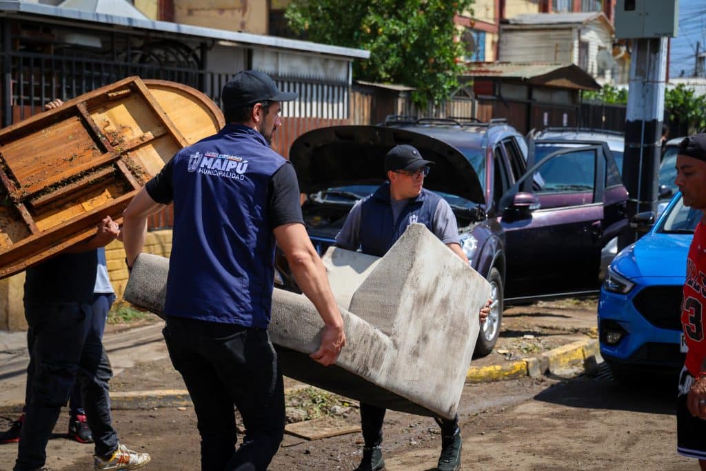 Emergencia en Maipú: Vodanovic cifra en más de 1.100 los hogares afectados y anuncia bonos de hasta $1,2 millones