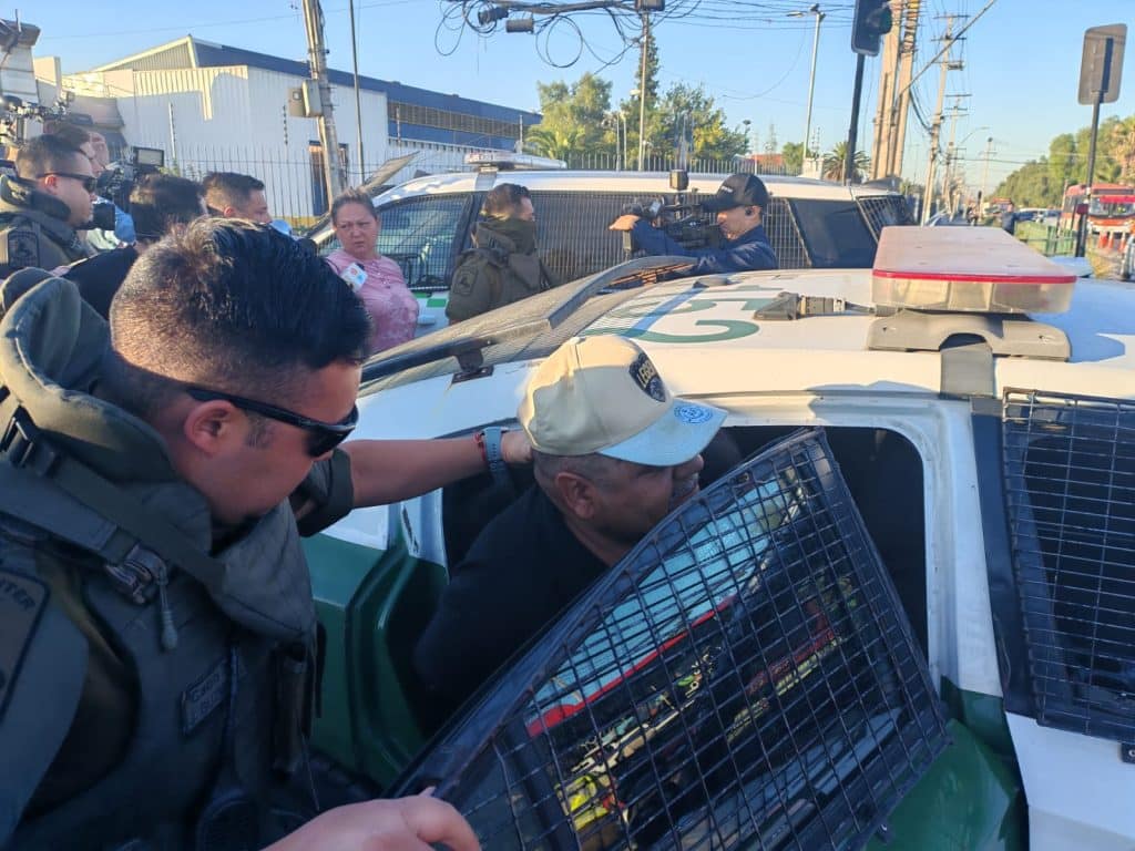 Desalojo en Campamento Santa Marta deja dos detenidos en Maipú