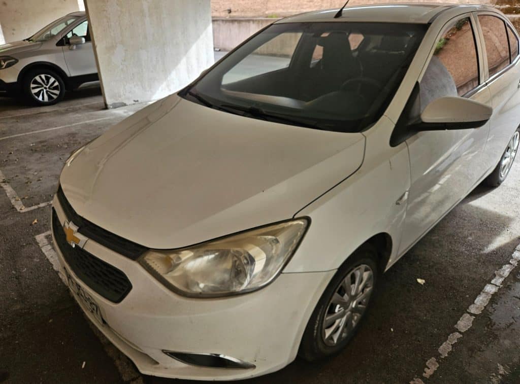 Roban auto a trabajador en Maipú: fue golpeado y apuñalado por sus agresores