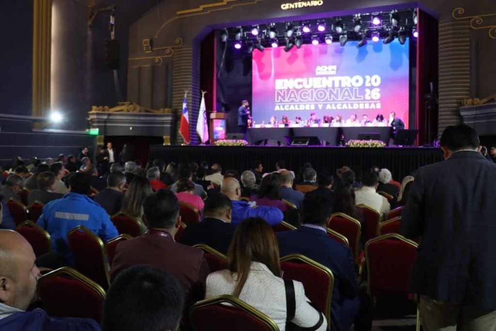 Con el apoyo del alcalde de Maipú y cientos más: Asociación de Municipalidades firma declaración unánime que rechaza recortes del gobierno y exige fortalecer Fondo Común Municipal