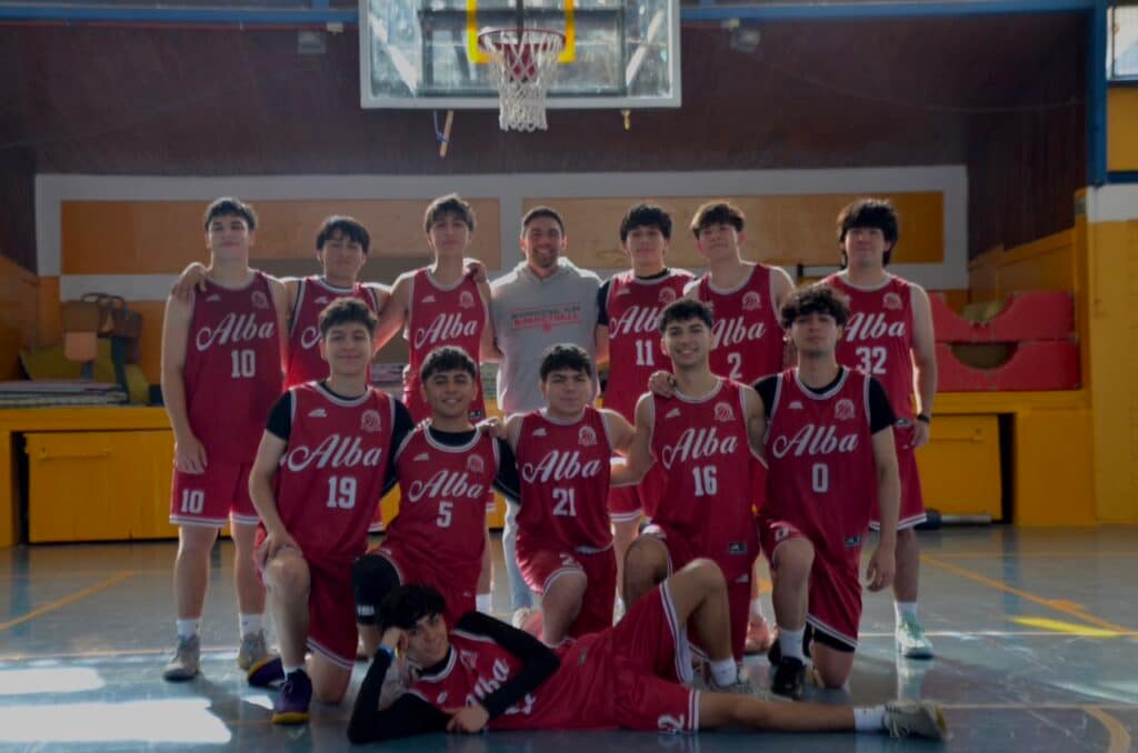 Básquetbol del Colegio Internacional Alba de Maipú se corona en la Copa Soprole UC y en la fase comunal de los Juegos Deportivos Escolares sub-17