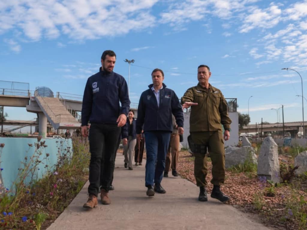 Autoridades supervisan faenas de desarme en Campamento Latinoamericano ad portas del desalojo total de octubre