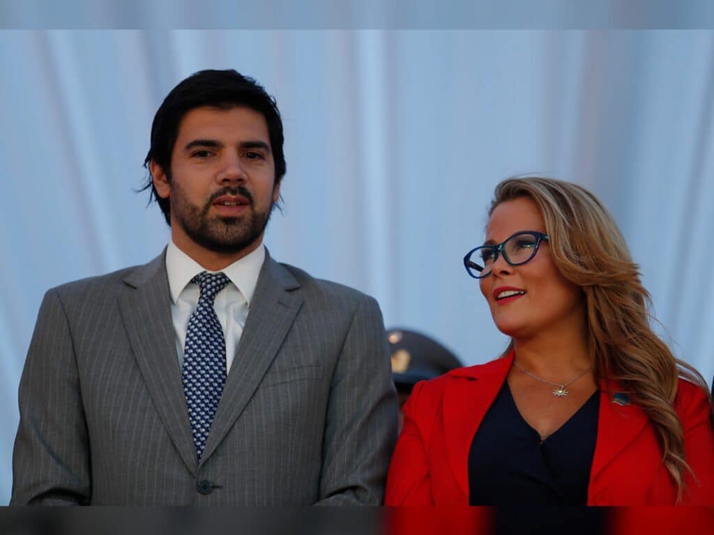 Joaquín Lavín León y Cathy Barriga