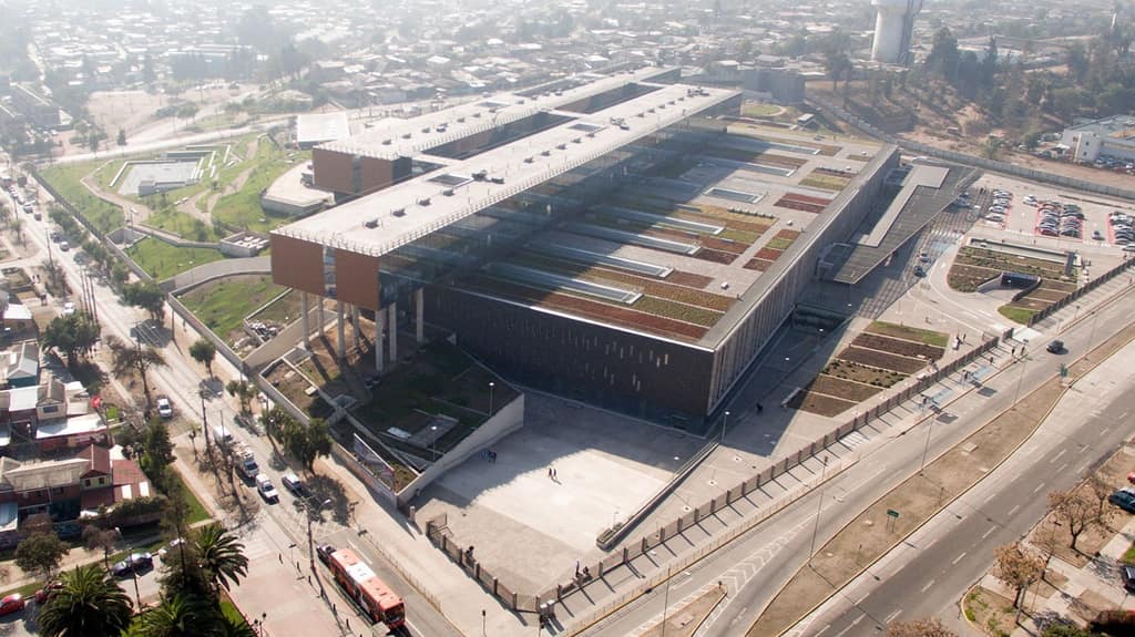 Hospital El Carmen sobre caso de Dr. César Salazar: afirman que no hubo desvinculación