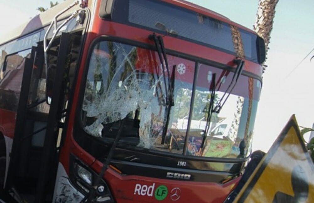 bus red choque maipu imagen de referencia