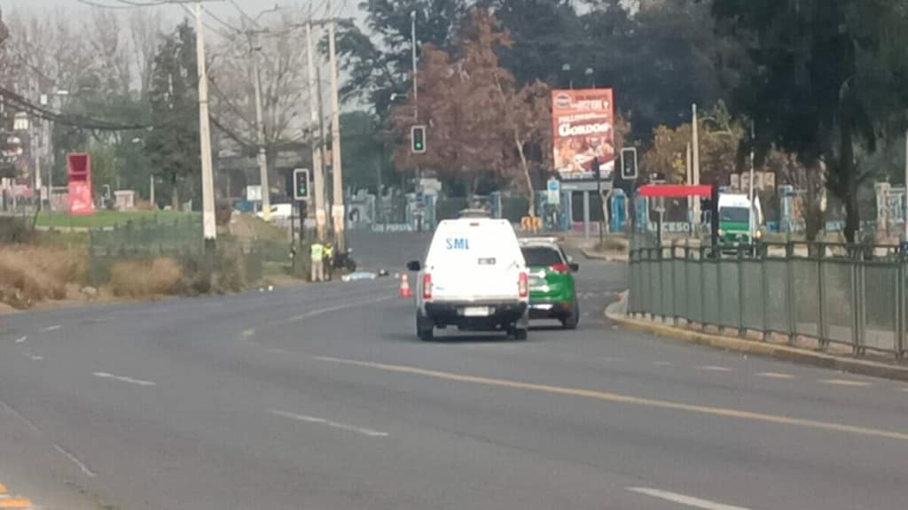 Trágico accidente en Maipú culmina con la muerte de motociclista: el automovilista involucrado se fugó