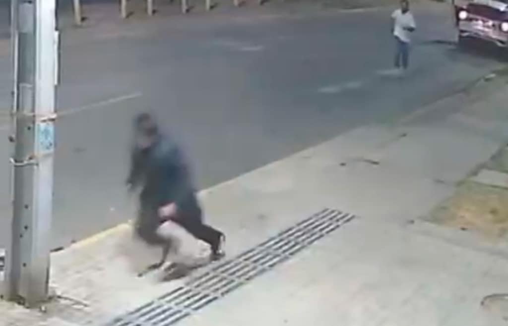 VIDEO: Funcionario de la PDI abate a delincuente tras frustrar asalto en Maipú