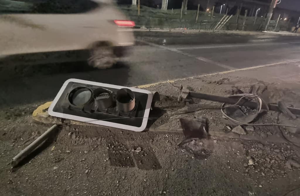 semaforo ciudad satelite