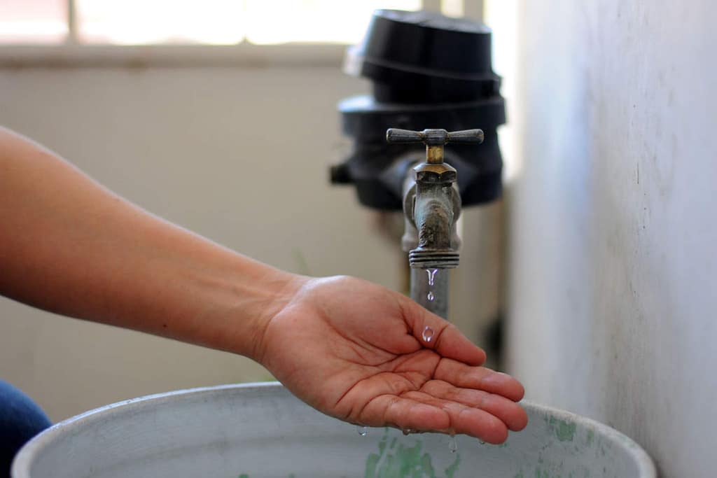 baja presión de agua