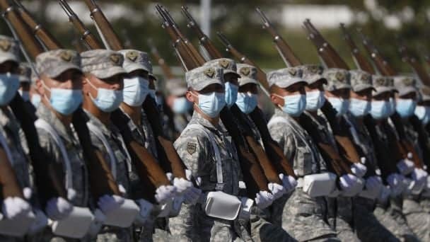 Homenaje al personal de salud y a los fallecidos por covid-19 marcó la Parada Militar 2021