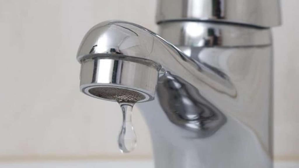 descubren-que-es-lo-que-causa-el-molesto-ruido-de-un-grifo-goteando.-y-no-es-el-agua-1280x720