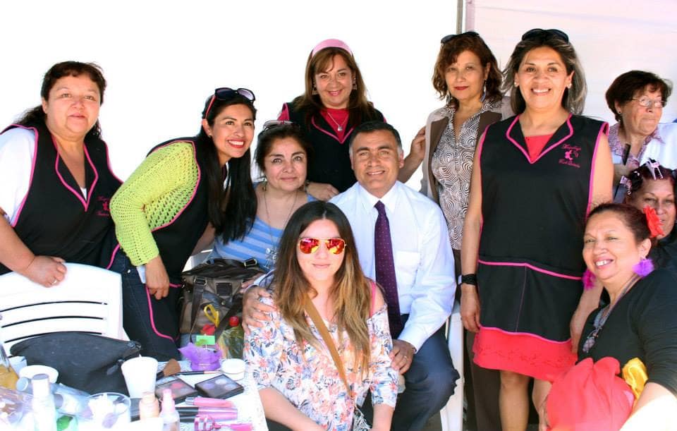Vecinos expusieron sus habilidades en muestra de talleres en el CAM Poniente