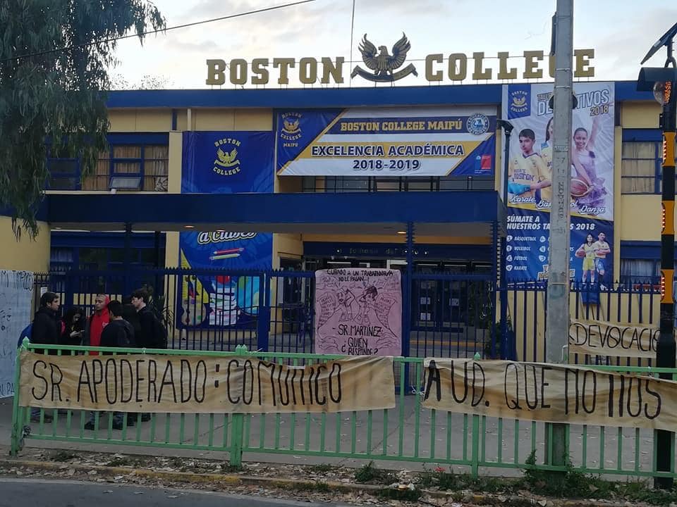 Despidos masivos: 33 funcionarios de Boston College Maipú fueron desvinculados