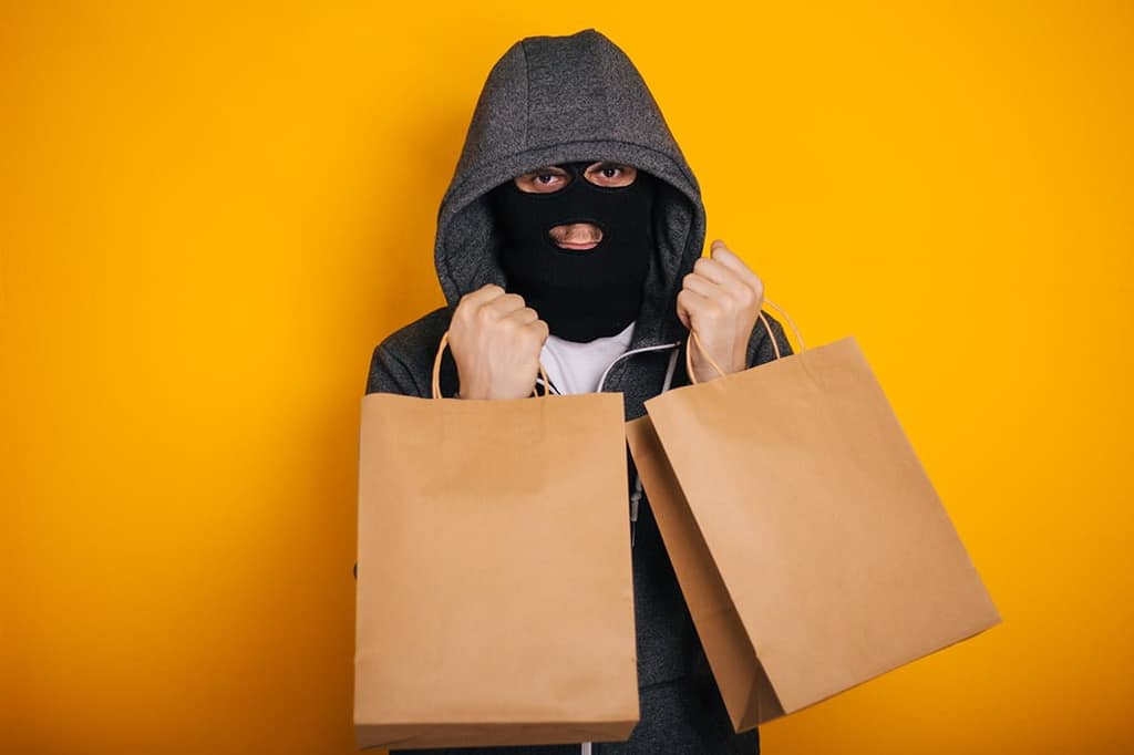 «No hagas click»: SERNAC y Subsecretaría del Interior lanzan campaña para evitar estafas en CyberMonday