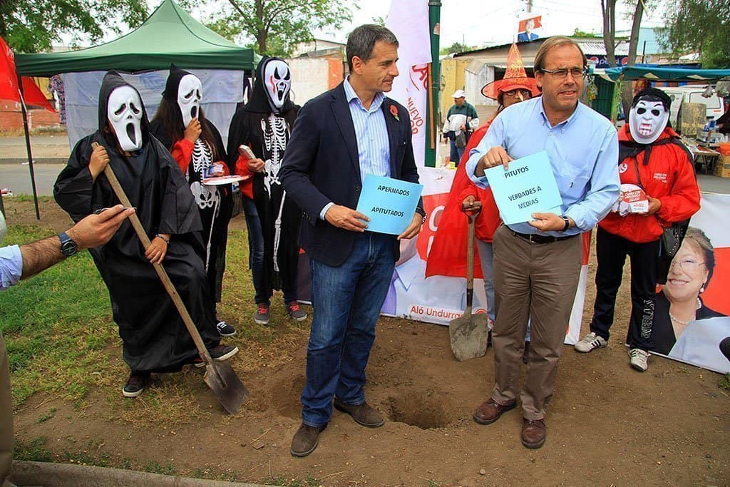 Velasco y Undurraga “enterraron” las malas prácticas de la política