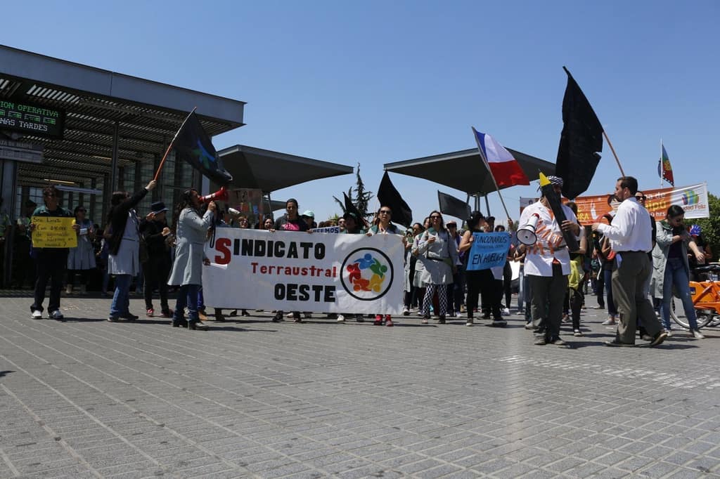 Cuarta jornada de la huelga legal del colegio Terraustral Oeste: marcada por su paso en Plaza Maipú