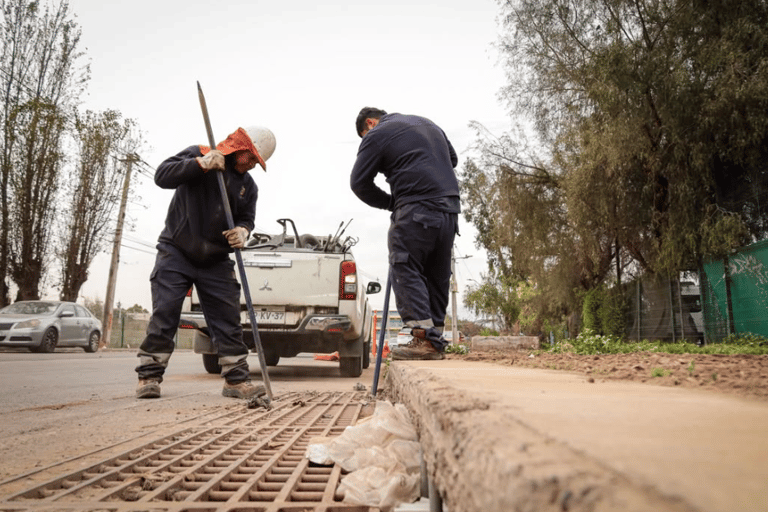 trabajos preventivos por lluvias en Maipú