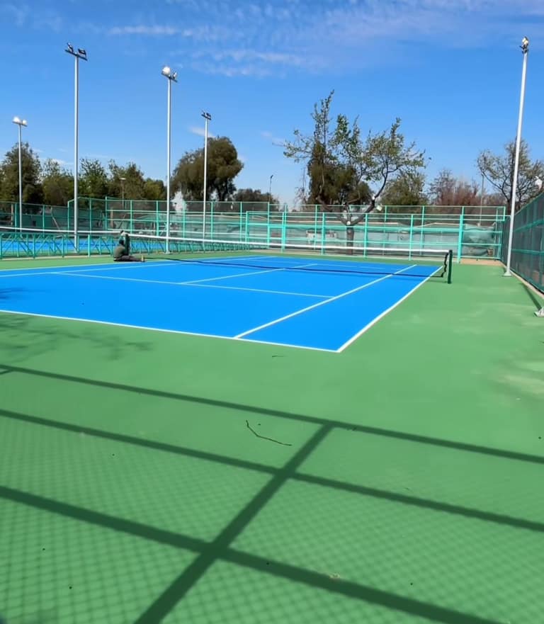 Con financiamiento del GORE: Maipú inaugurará nuevas canchas públicas de tenis y pádel en Parque Tres Poniente