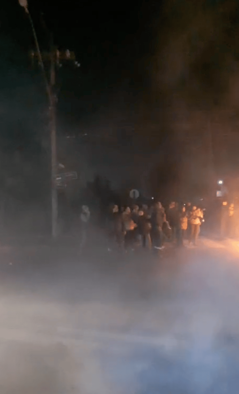 vecinos protestando contra ENEL