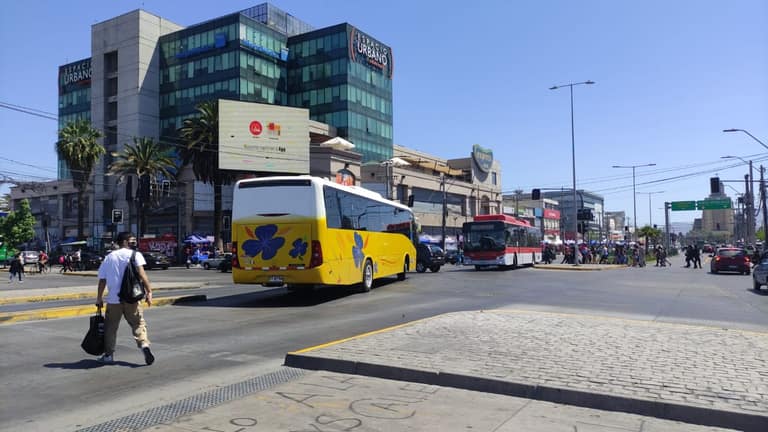 semáforos apagados en plaza de maipú