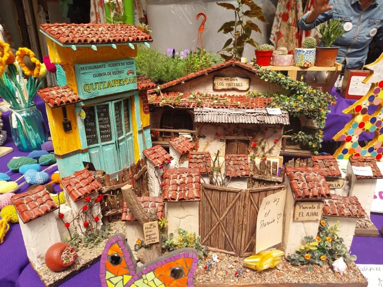 Agrupación «Farol Colonial» organiza Feria Navideña en la Galería Las Palmeras