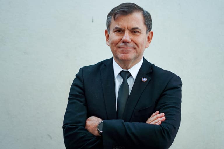 Enrique Bassaletti entre los candidatos a la Cámara de Diputados