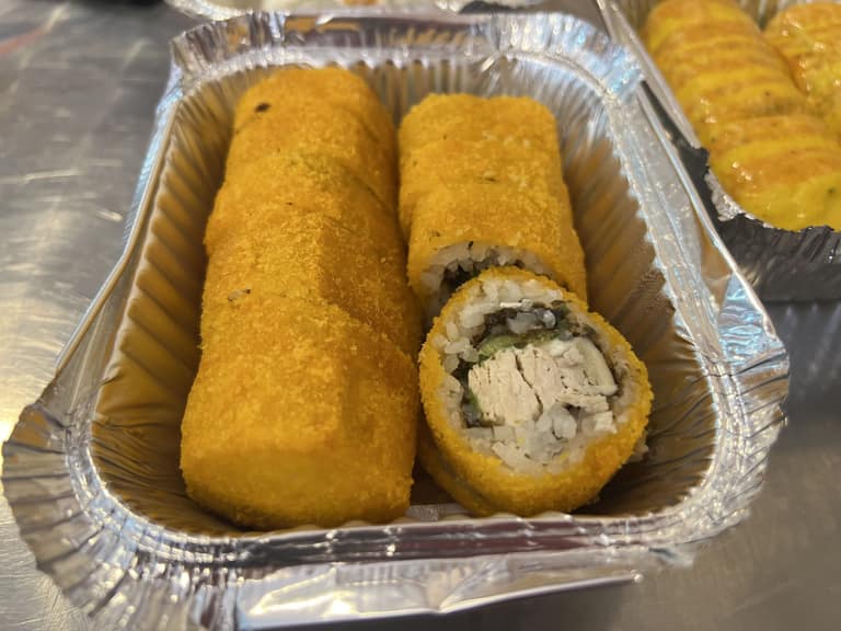 No es Japón ni busca serlo: Una tarde de Ytaka Sushi en Maipú