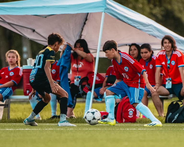 Selección chilena fútbol barrio a cargo de Alfonso Berríos