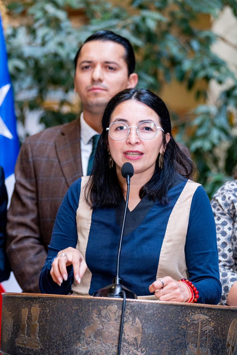 Diputada Urrutia lidera proyecto para sancionar con penas máximas a adultos que utilicen a niños en delitos