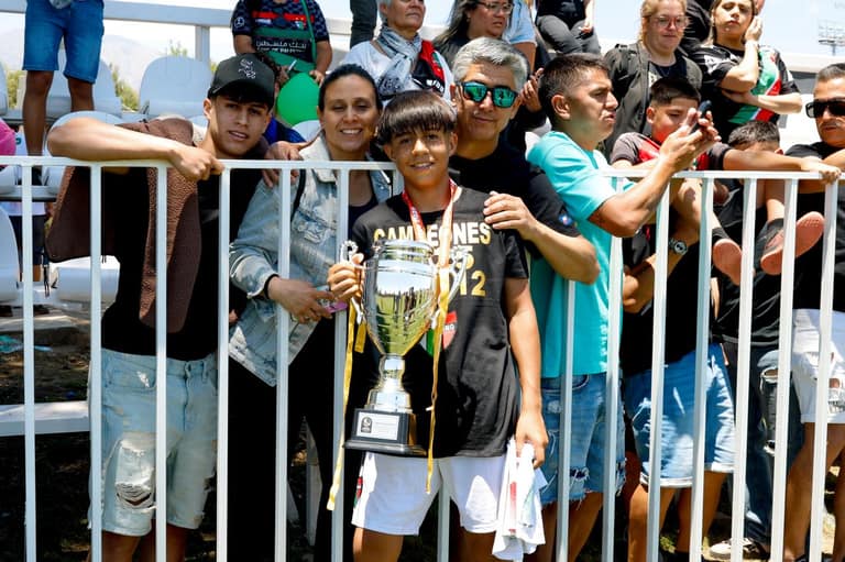 Palestino sub 12 campeón con tres maipucinos