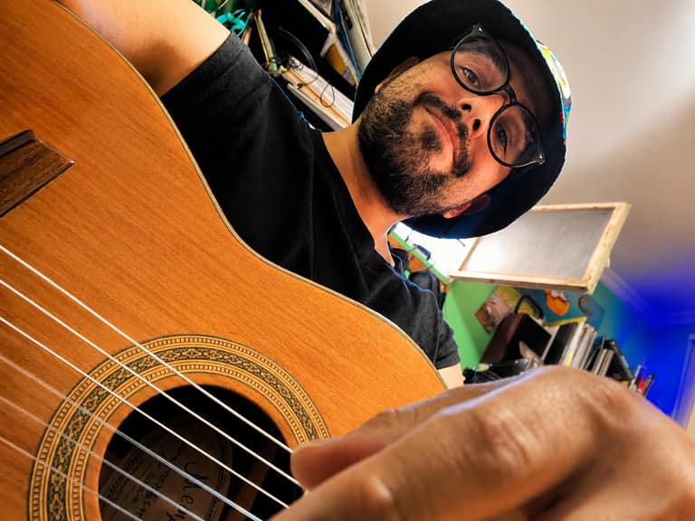 Músico y profesor maipucino «JC Así Nomás» estrena su single «24/7»